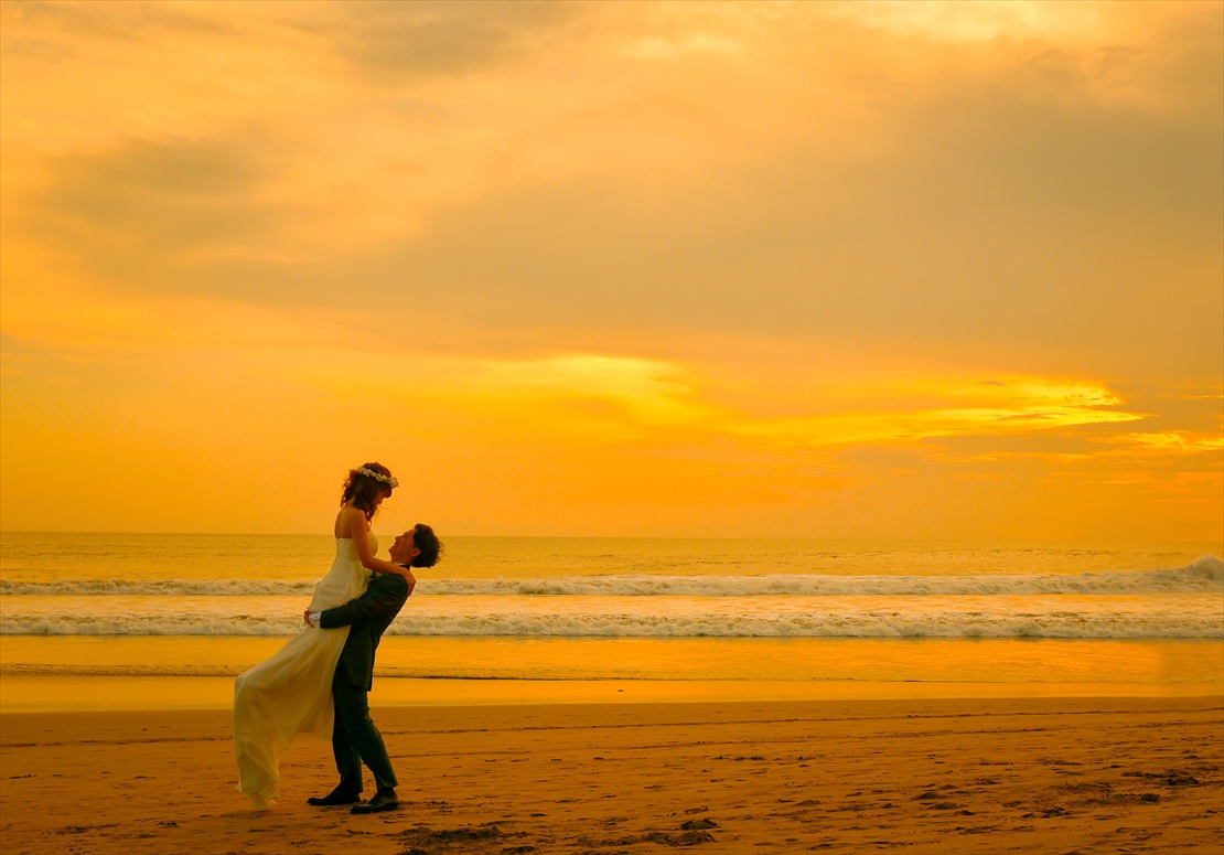 ザ・スミニャック・ビーチ・リゾート＆スパ チャペルロマンティックディナー付フォトウェディング