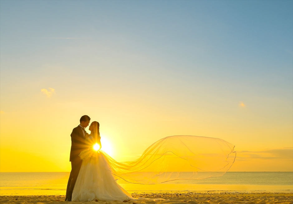 バリ島・ウェディングフォト　ウブド・ジンバラン　サンセット　ロマンティックディナー