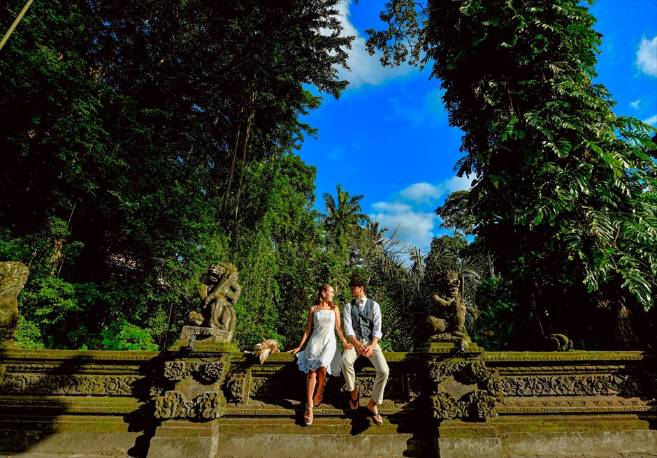 バリ島・ウェディングフォト　ジンバラン・ビーチ・ウブド　挙式前撮影