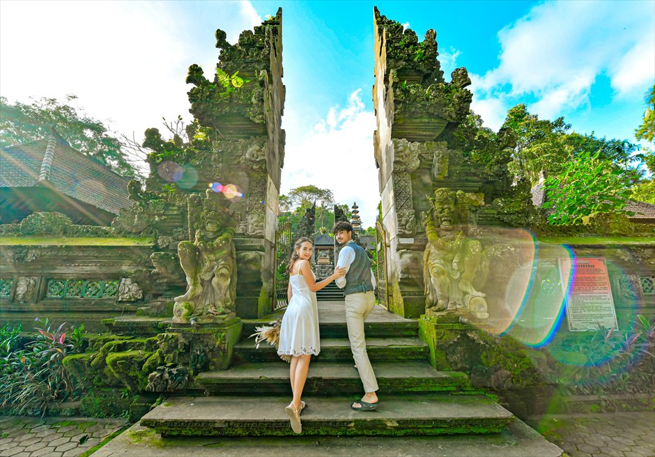 バリ島・ウェディングフォト　ジンバラン・ビーチ・ウブド　挙式前撮影